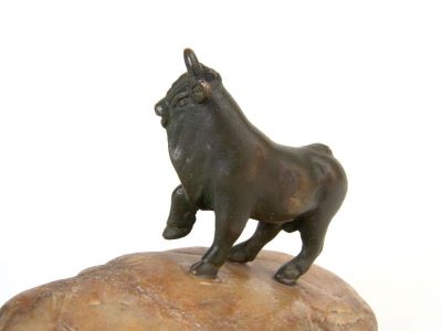 statuetă; Taur dolichenian