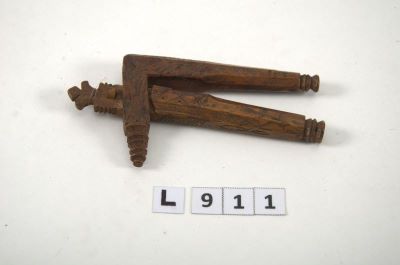 clește; Spărgător de alune