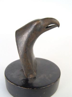 ornament de mobilier; Cap de vultur